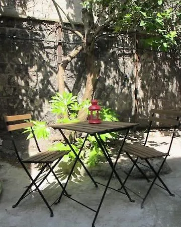 Avec Cour Exterieure Aux Portes De Paris Homestay *