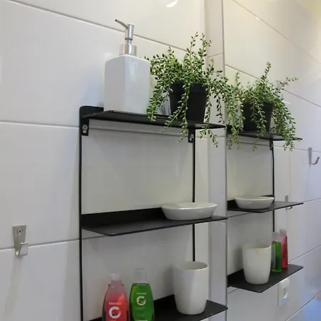 Avec Cour Exterieure Aux Portes De Paris Homestay