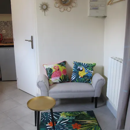 Avec Cour Exterieure Aux Portes De Paris Homestay Bagnolet