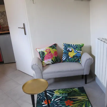 Quarto em Acomodações Particulares Avec Cour Exterieure Aux Portes De Paris