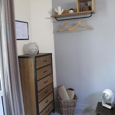 Quarto em Acomodações Particulares Avec Cour Exterieure Aux Portes De Paris