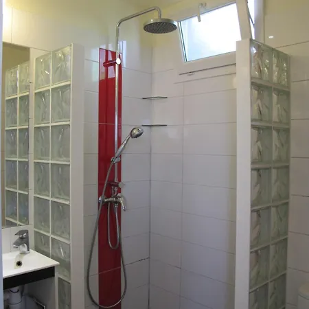 Quarto em Acomodações Particulares Avec Cour Exterieure Aux Portes De Paris *