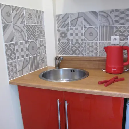 Avec Cour Exterieure Aux Portes De Paris 홈스테이 *