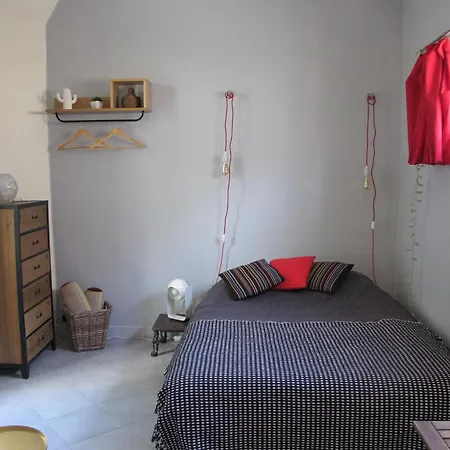 Avec Cour Exterieure Aux Portes De Paris Quarto em Acomodações Particulares