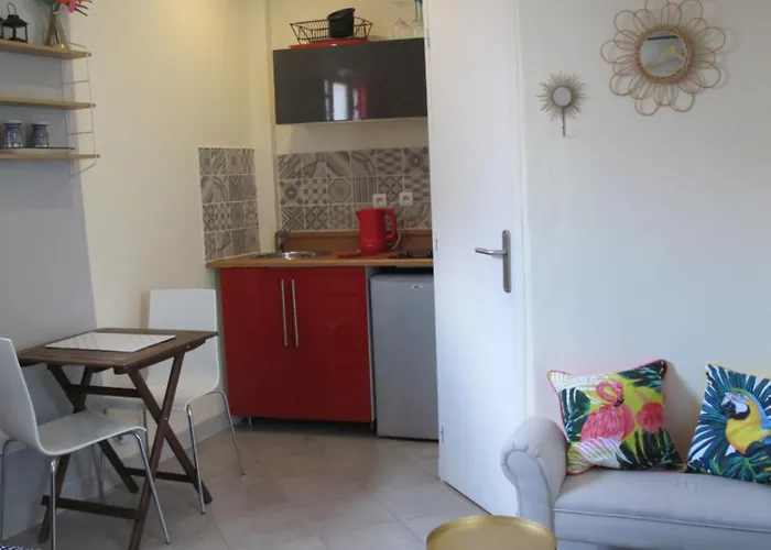 Avec Cour Extérieure Aux Portes De Paris Alloggio in famiglia Bagnolet